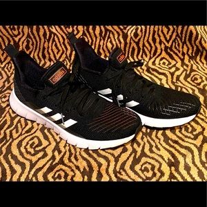 ADIDAS ASWEEGO 'CORE BLACK' CORE BLACK/CLOUD WHITE/SOLAR RED running shoes